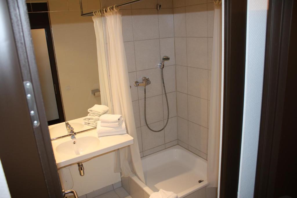 Ak 1 Hotel Ducherow Esterno foto